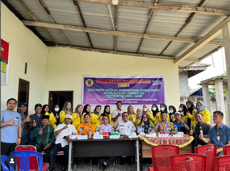 Pembukaan dan serah Terima Mahasiswi KKN Prodi S1 Administrasi Rumah Sakit Universitas Awal Bros di Kelurahan Sialang Rampai, Kec. Kulim.