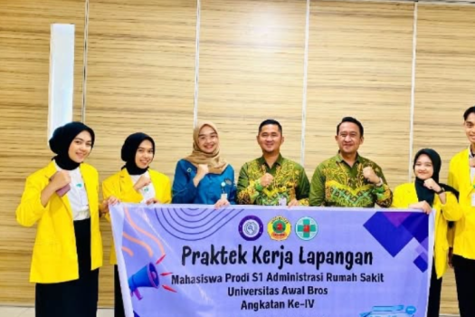 Penyerahan mahasiswa/i PKL Prodi S1 Administrasi Rumah Sakit Universitas Awal Bros di RS Awal Bros Panam